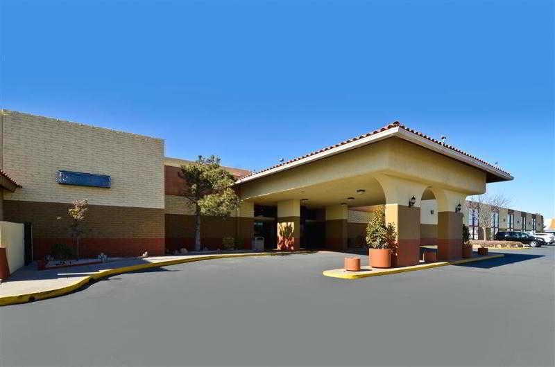 Clarion Inn & Suites Roswell Exterior foto