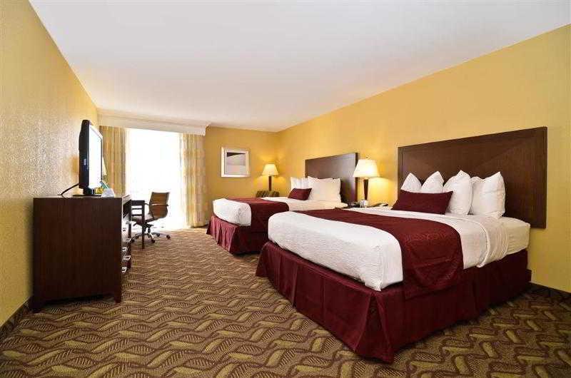 Clarion Inn & Suites Roswell Exterior foto